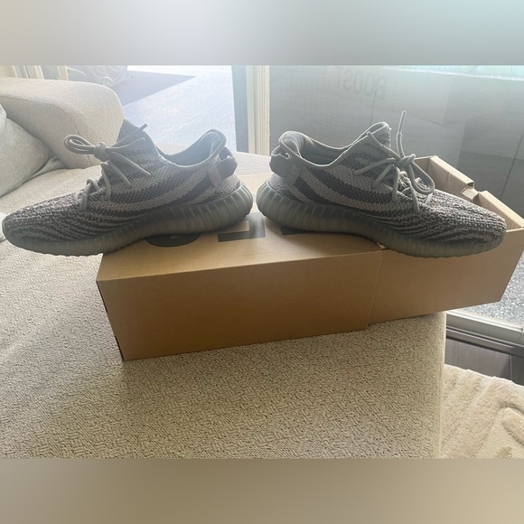 adidas Yeezy Boost 350 V2 Beluga 2.0 - Picture 4 of 9